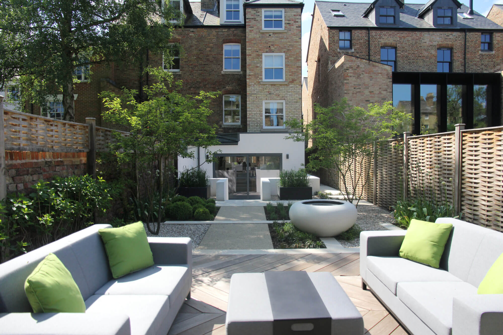 modern garden furniture in a Oxford townhouse garden