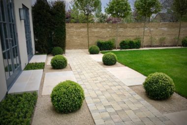 townhouse garden in Oxford cobble paths and buxom balls