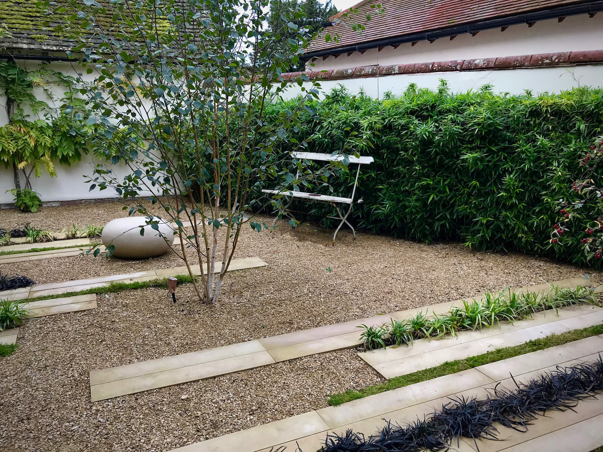 Japanese style courtyard garden in Oxfordshire