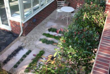 Garden glass house with courtyard