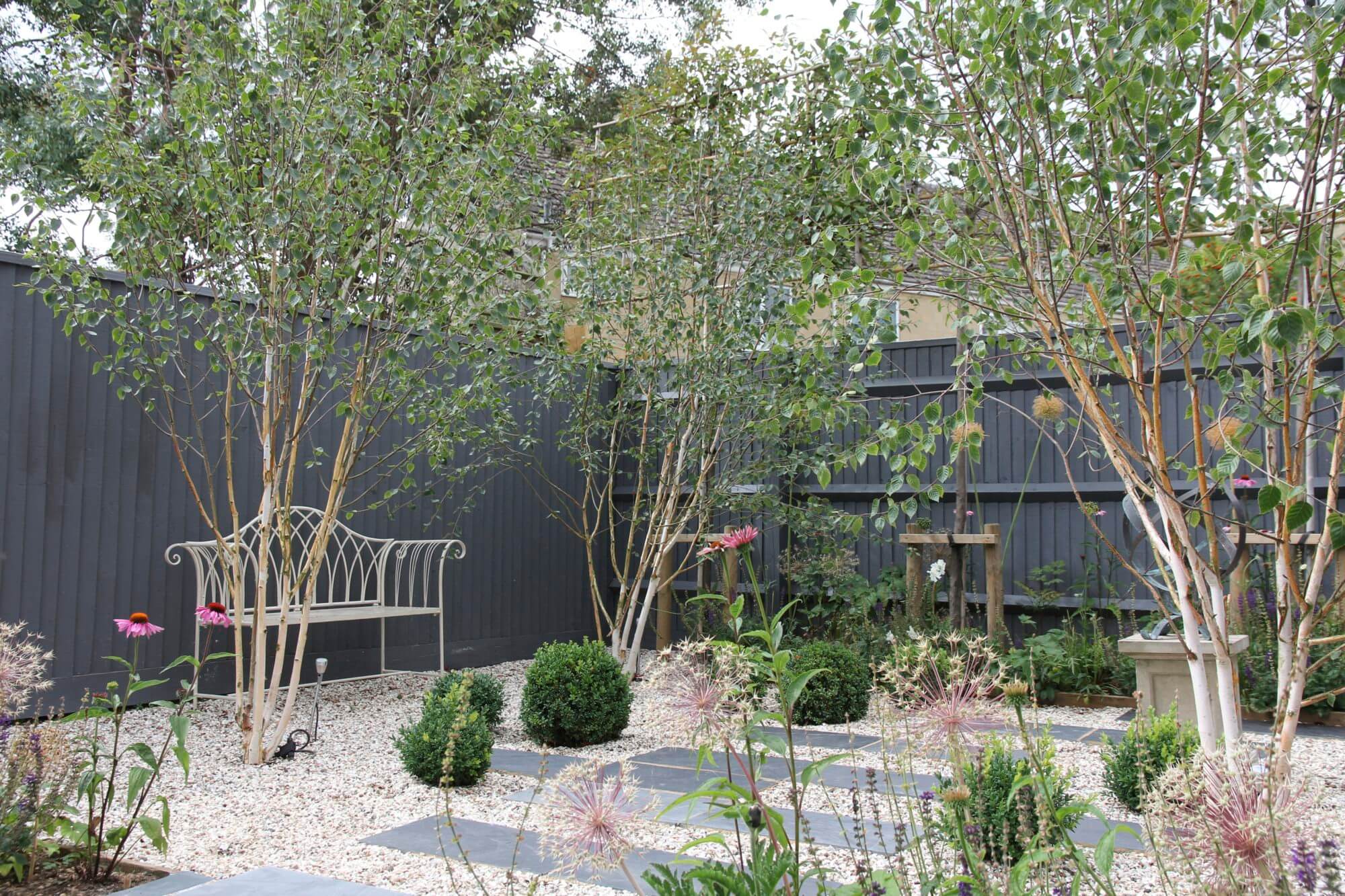 small courtyard style garden in oxford