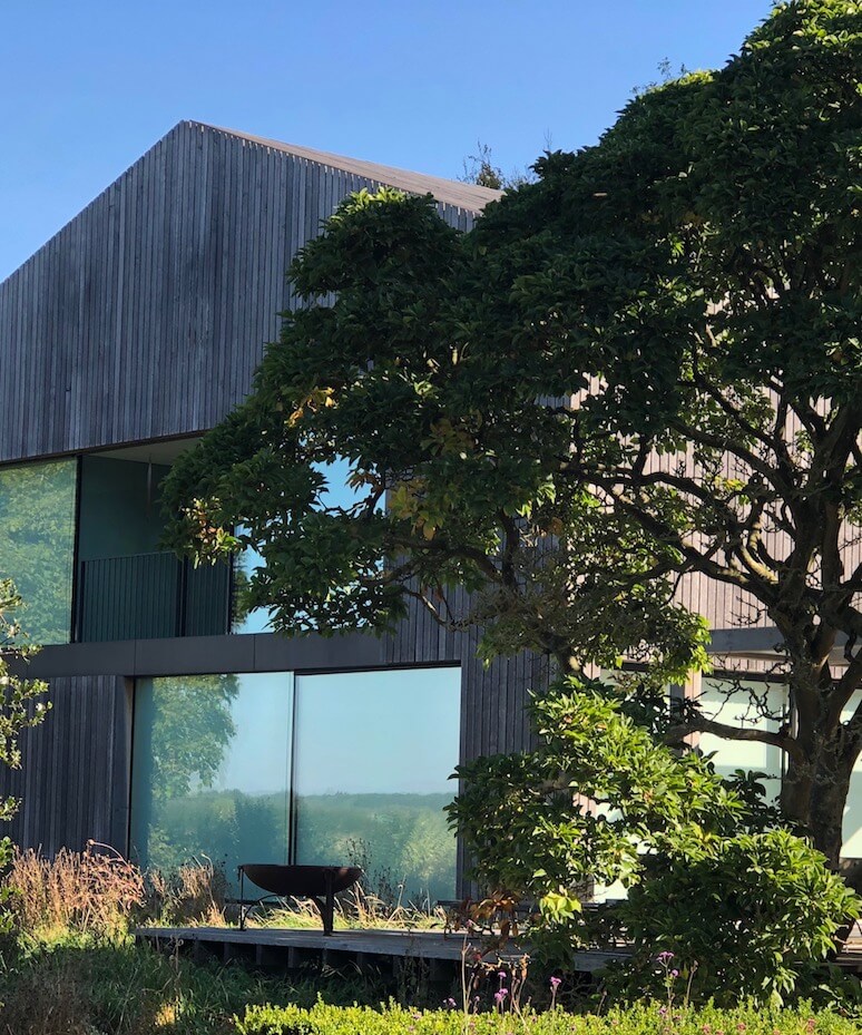 Kingham modern barn in autumn