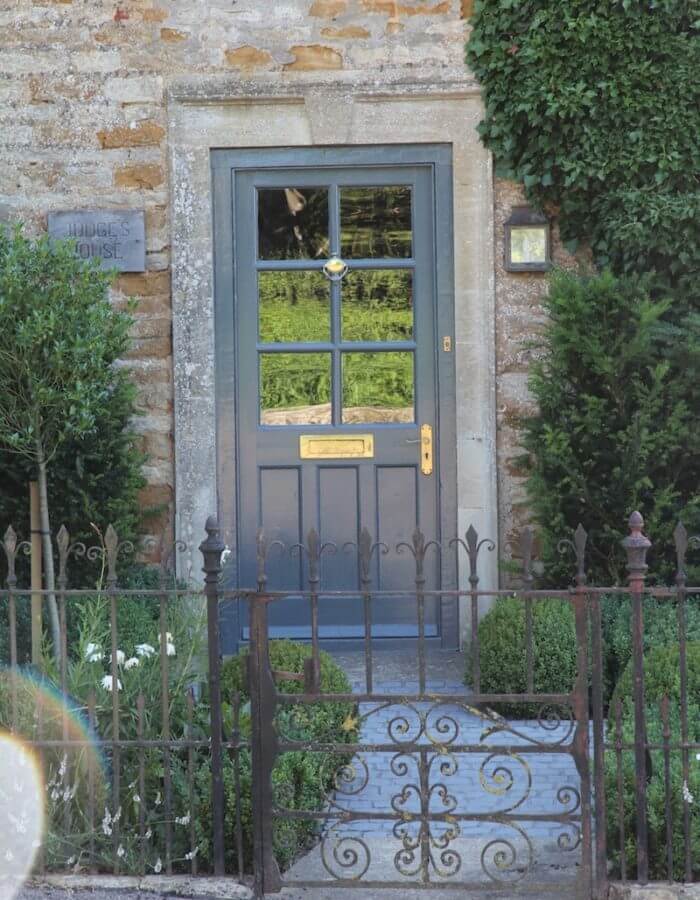 farrow & ball front door in downpipe