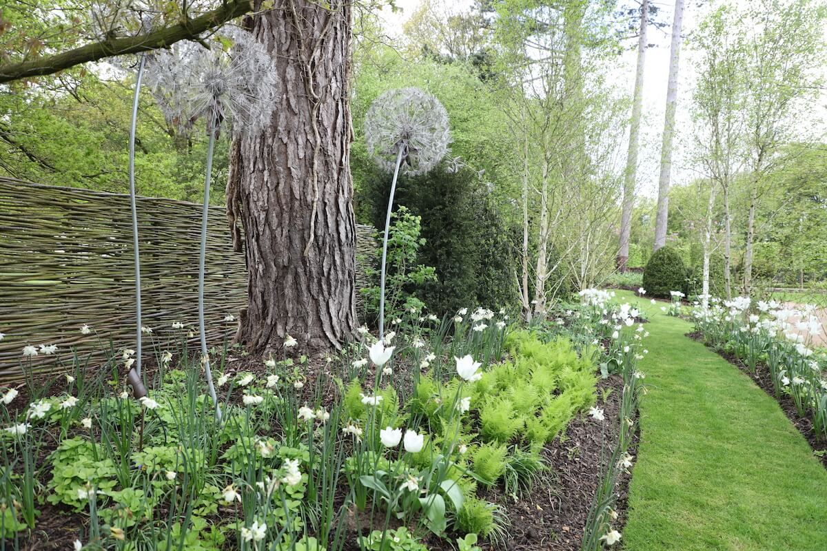 Garden sculptures land art in Harpsden Wood House in Henley-on-Thames grounds and gardens estate garden design