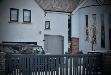 Oxford front garden with auto gate