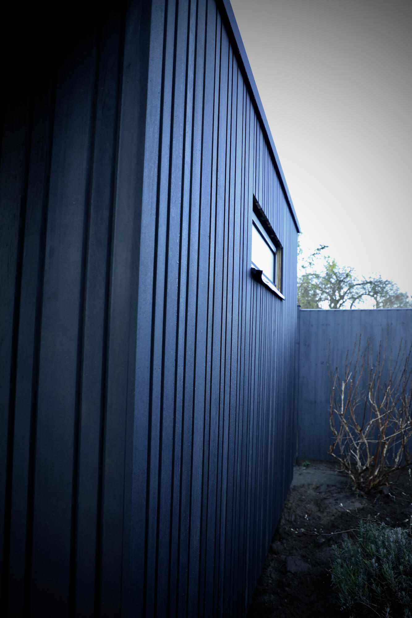 bespoke black garden studio pod in Oxford