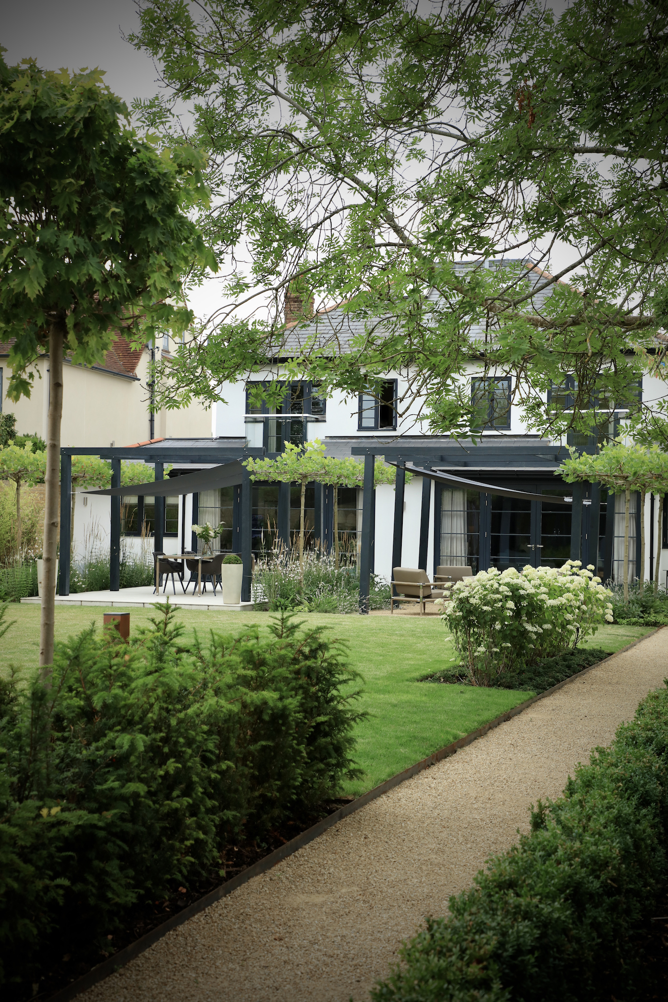 Oxford townhouse garden by hendy curzon gardens