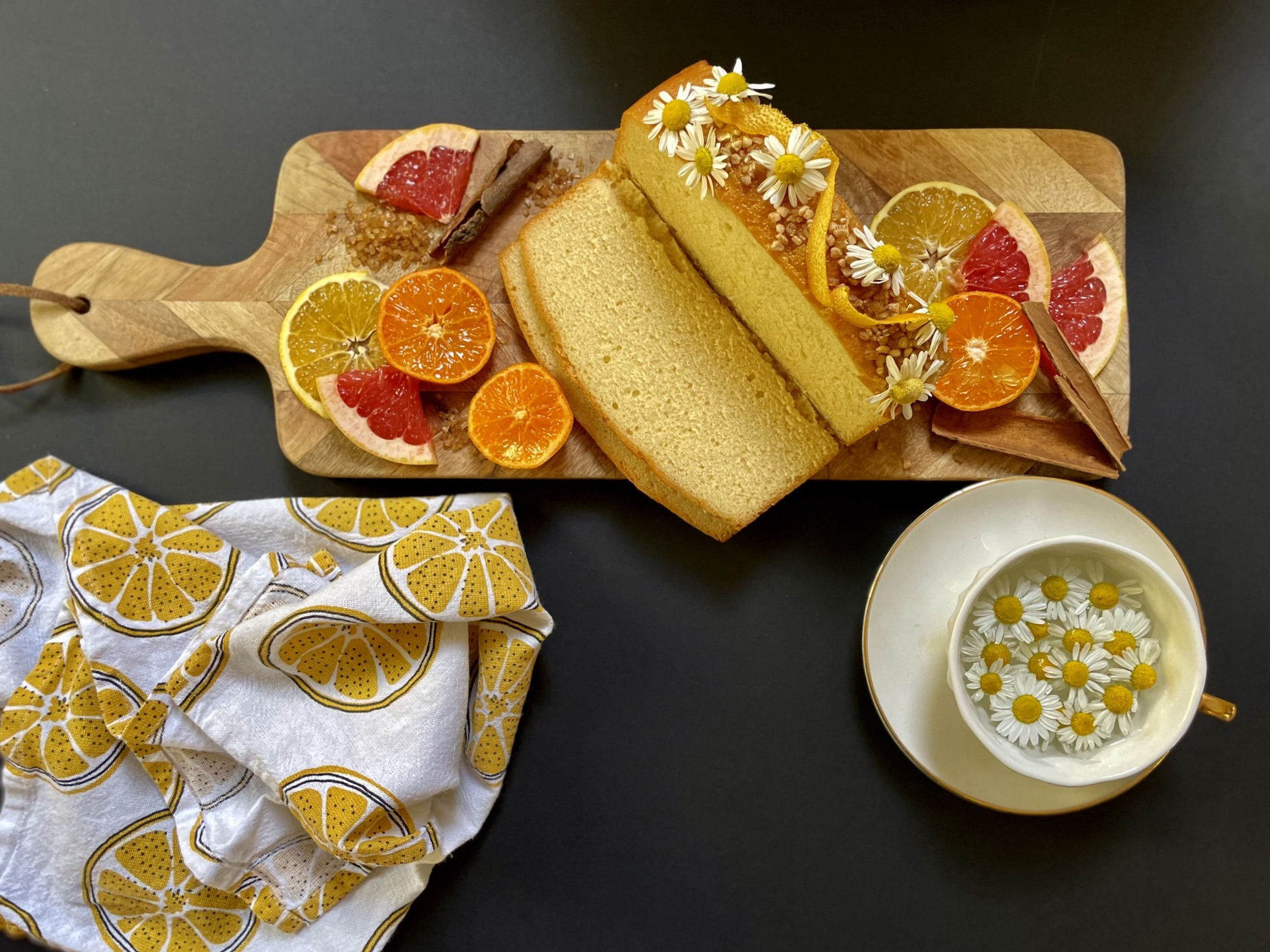 Camomile midera sponge cake with citrus fruits and cinnamon